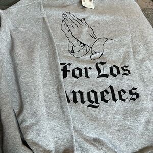2XL Gray Graphic Sweatshirt, “Pray for Los Angeles”
